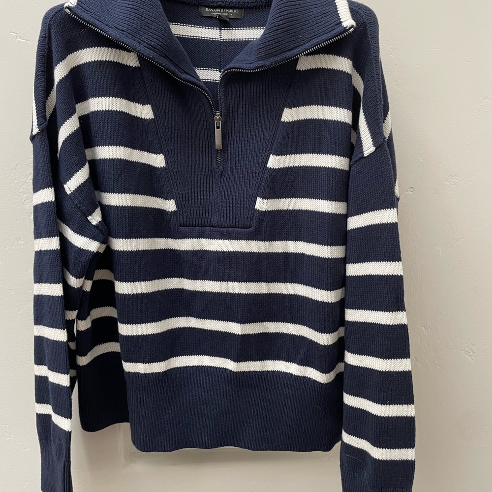 Banana Republic Navy/White stripe size Large 1/4 zip pullover.